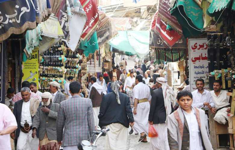  السلطة اليمنية تشدد الرقابة على المخزون الغذائي والأسواق