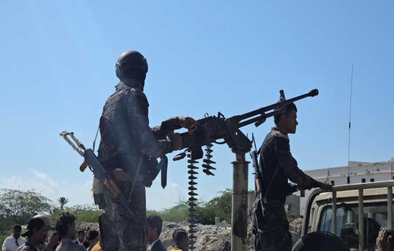 مقتل ضابط وإصابة 6 جنود من قوات "درع الوطن" في كمين مسلح بحضرموت