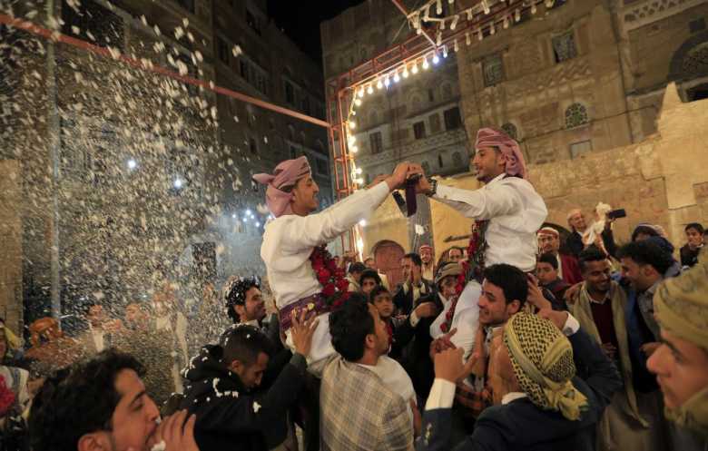 المناسبات اليمنية... رصاص طائش يحوّل الأفراح إلى مآتم