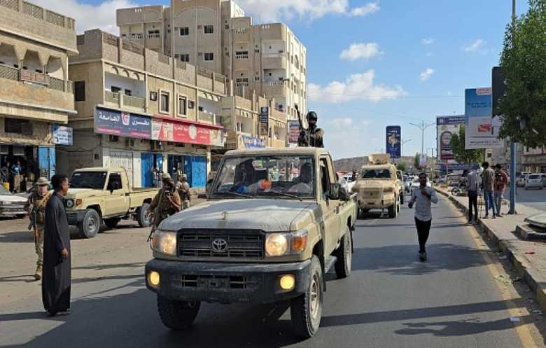"درع الوطن" تعلن السيطرة على جبل نُمان ودار الكافر في لحج