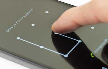 فتح الهاتف بالوجه أو البصمة… راحة أم مخاطرة؟