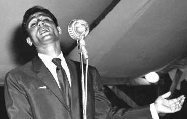 عبد الحليم حافظ... عندليب المقارنات الفنية