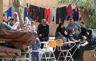 في زمن الرحيل: من اختار أن يبقى إنساناً