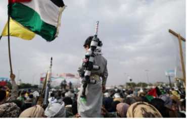 الحوثيون يوسّعون تجنيد الطلاب في مدارس عمران